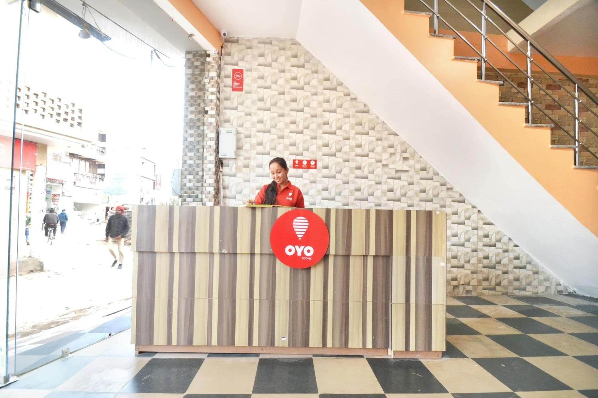 Hotel O Galaxy Nayagaon Exteriör bild